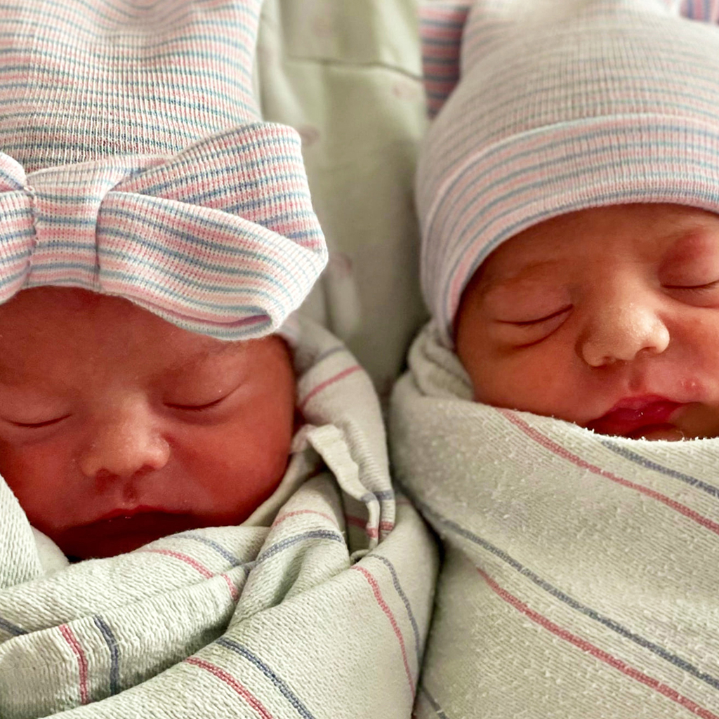 Twins Born in Different Years 15 Minutes Apart — Brother in 2021 and Sister in 2022 3